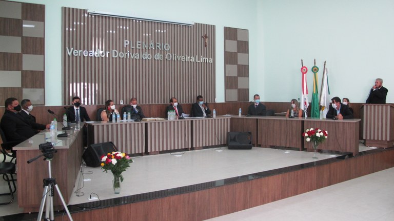 Fotos da Cerimônia de Posse e Instalação da Legislatura de 2021 a 2024 - 01-01-2021 - 09h13min (2).JPG